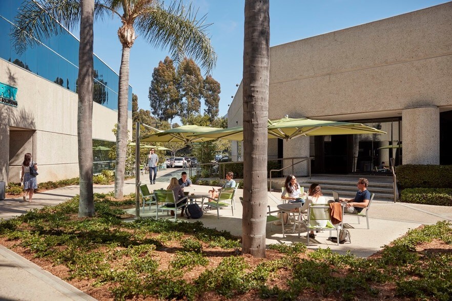 More Photos Of 9440 Carroll Park Dr, San Diego Research And Development For Lease