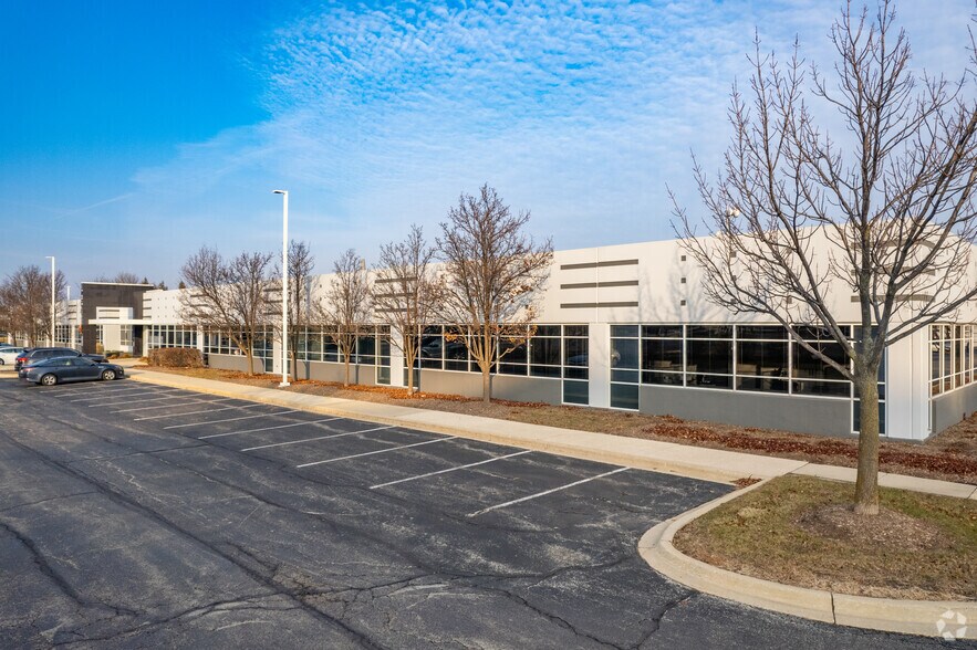 Primary Photo Of 935 National Pky, Schaumburg Office For Lease