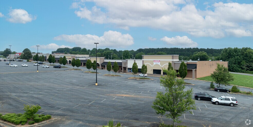 More Photos Of 508 10th St NW, Conover Storefront For Sale