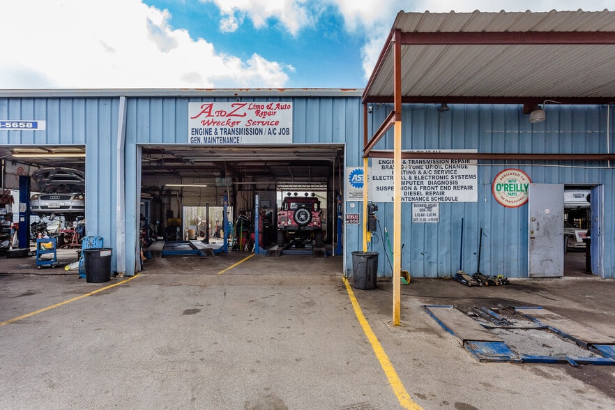 More Photos Of 8921 Daffodil Ave, Houston Auto Repair For Sale