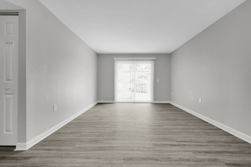 More Photos Of 3130 Saint Anthony Gardens Dr, Louisville Apartments For Sale