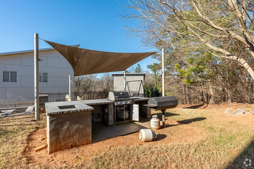 More Photos Of 1030 Dr Martin Luther King Pky, Athens Apartments For Sale