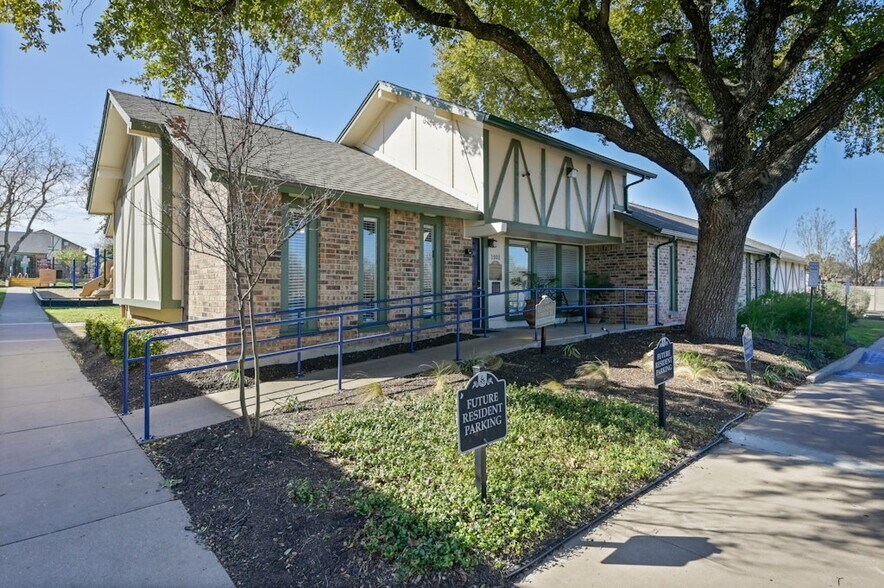 More Photos Of 1101 Rutland Dr, Austin Apartments For Sale