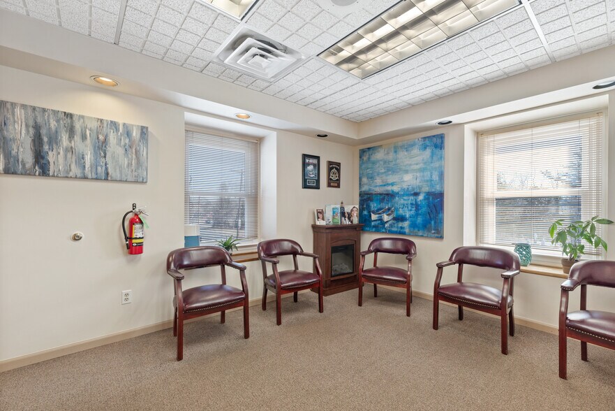 More Photos Of 9 Leonardville Rd, Middletown Medical For Lease
