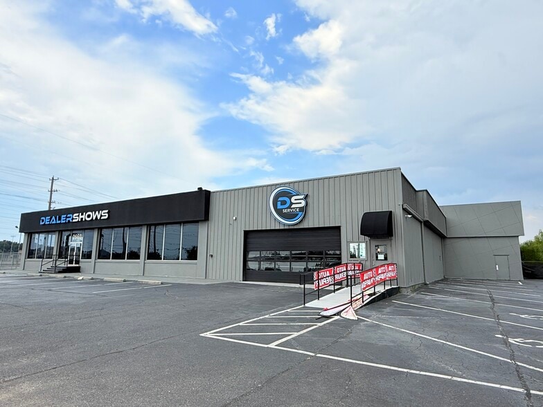 More Photos Of 2660 S Mendenhall Rd, Memphis Auto Repair For Sale