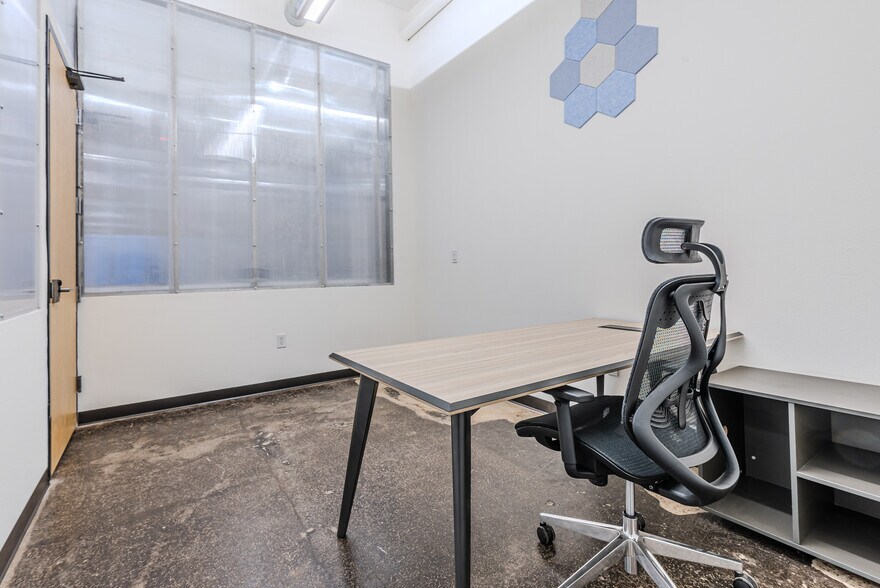 More Photos Of 1601 Magoffin Ave, El Paso Office Residential For Lease