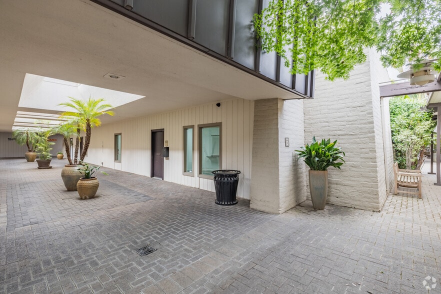 More Photos Of 701 Howe Ave, Sacramento Medical For Sale