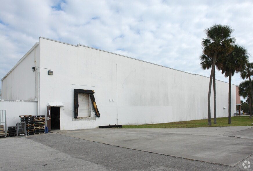 More Photos Of 100 Canaveral Plaza Blvd, Cocoa Beach Supermarket For Lease