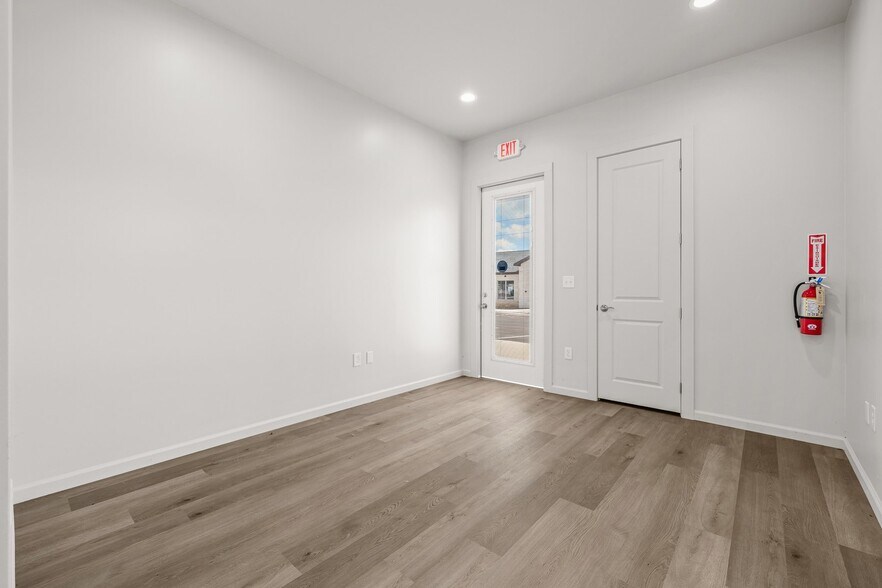 More Photos Of 701 Crystal Falls Pky, Leander Office For Sale