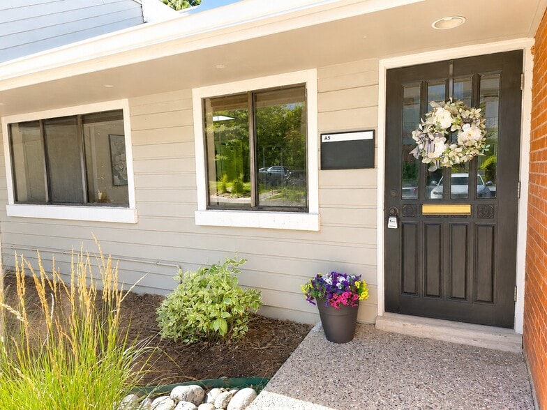 More Photos Of 8751 E Hampden Ave, Denver Office For Sale