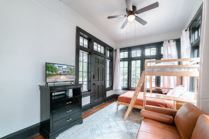 More Photos Of 207 Michigan Ave, Mobile Multifamily For Sale