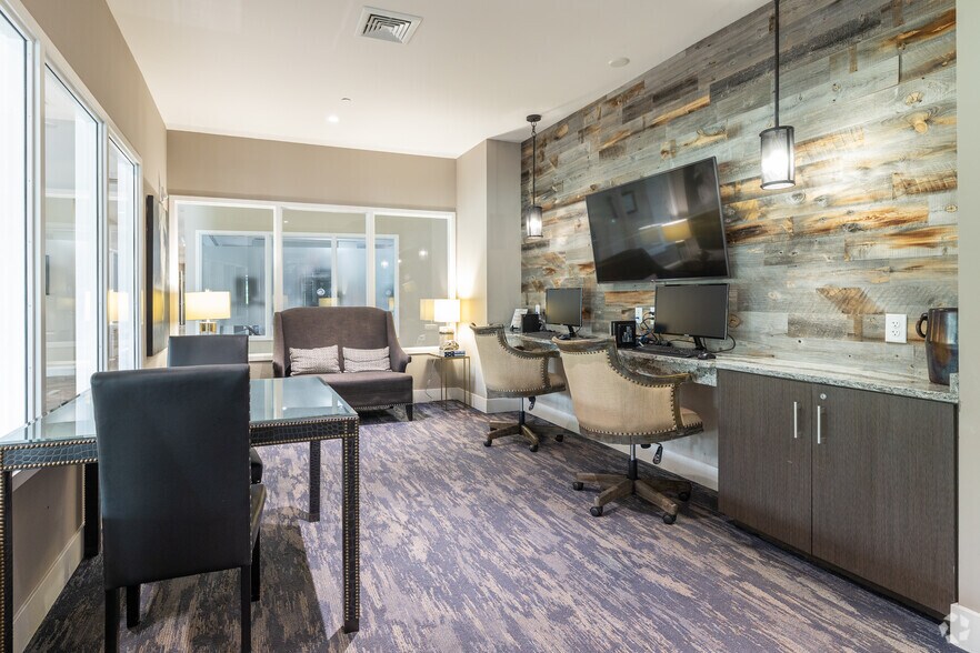 More Photos Of 9142 Richmond Hwy, Fort Belvoir Apartments For Lease