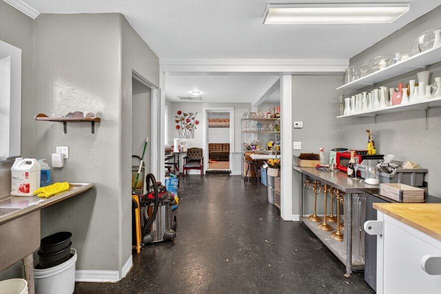 More Photos Of 237 E Plymouth Ave, Deland Freestanding For Sale