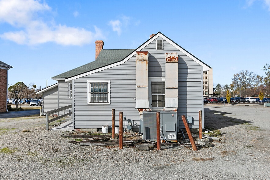 More Photos Of 127 S Cool Spring St, Fayetteville Office For Sale