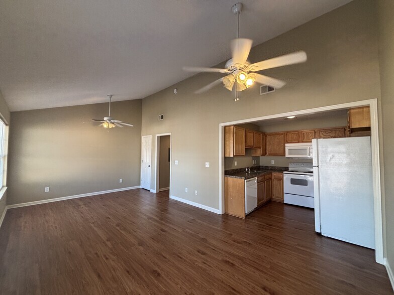 More Photos Of 2820 Plymouth Rd, Johnson City Apartments For Sale
