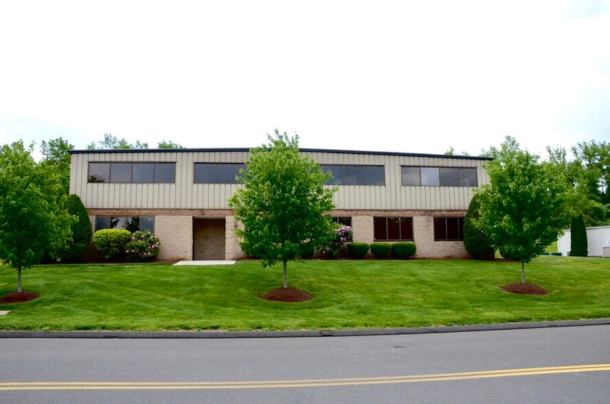 More Photos Of 7 Progress Dr, Cromwell Service For Sale