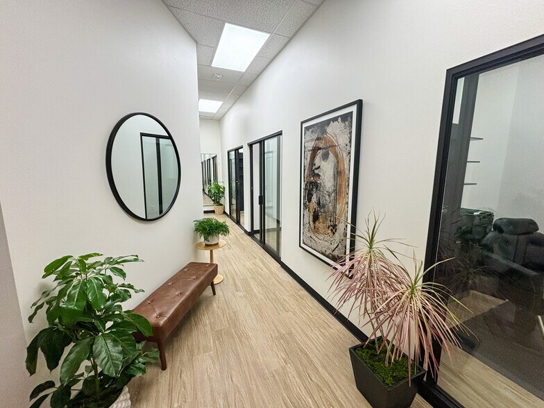 More Photos Of 223 Commercial St NE, Salem Storefront Retail Office For Lease