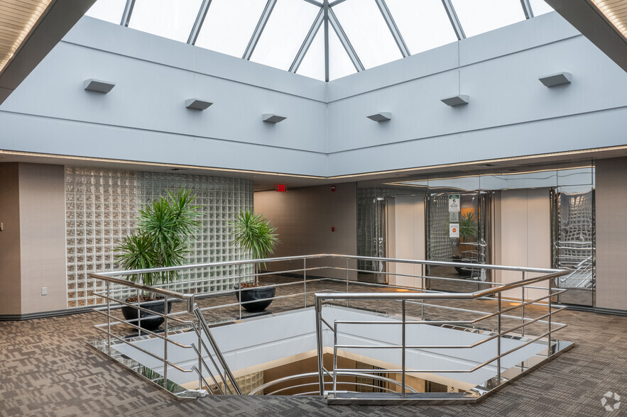 More Photos Of 2950 Express Dr S, Islandia Office For Lease