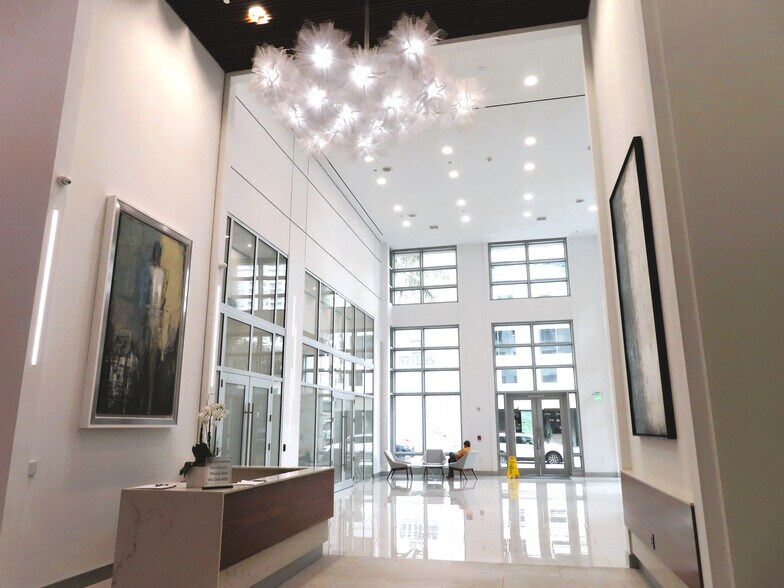 More Photos Of 350 E Las Olas Blvd, Fort Lauderdale Office For Lease