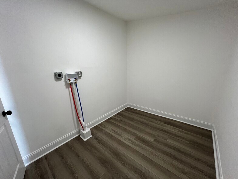 More Photos Of 921-929 W 3rd st, Chester Multifamily For Sale