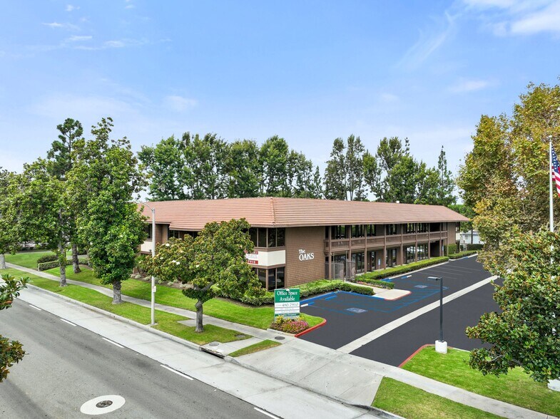 More Photos Of 1633 E 4th St, Santa Ana Office For Lease