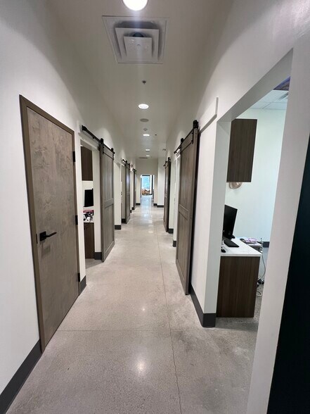 More Photos Of 1624 W Main St, Franklin Storefront Retail Office For Sale