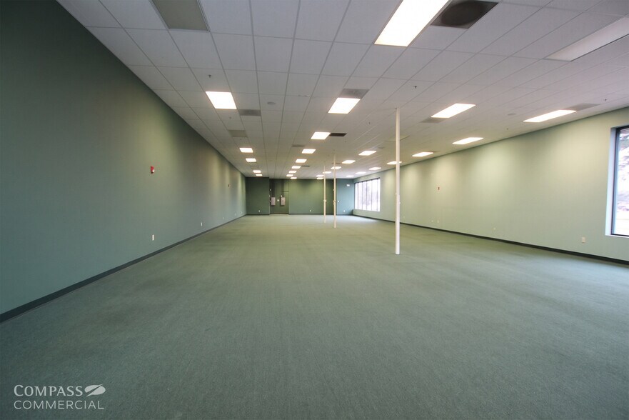 More Photos Of 63485 N Highway 97, Bend Storefront For Lease