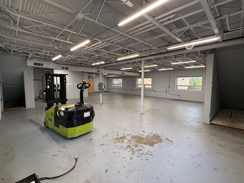 More Photos Of 53 Hancock St, Stratford Manufacturing For Sale