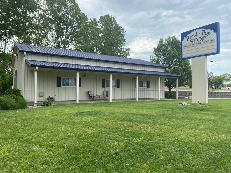 More Photos Of 1265 S Dorset Rd, Troy Freestanding For Sale