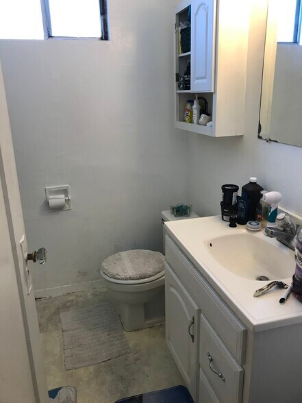 More Photos Of 1364 E 27th St, Oakland Apartments For Sale