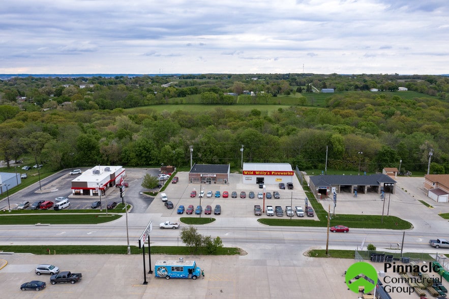 More Photos Of 1651 S 11th St, Nebraska City Showroom For Sale