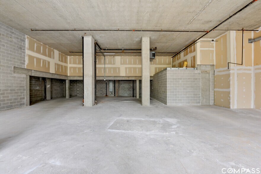 More Photos Of 828 W Grace St, Chicago Apartments For Lease