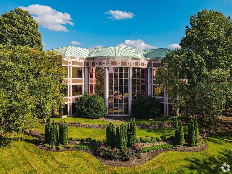 Primary Photo Of 4801 Cox Rd, Glen Allen Office For Lease