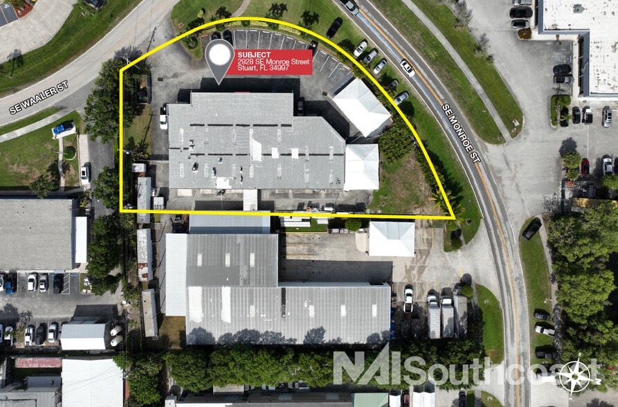 More Photos Of 2928-2934 SE Monroe St, Stuart Warehouse For Lease