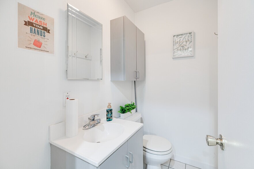 More Photos Of 1534 Packer Ave, Philadelphia Storefront Retail Office For Sale