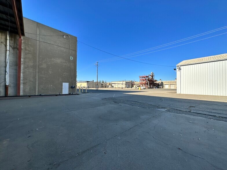 More Photos Of 99 Kentucky Street, Gridley Warehouse For Lease