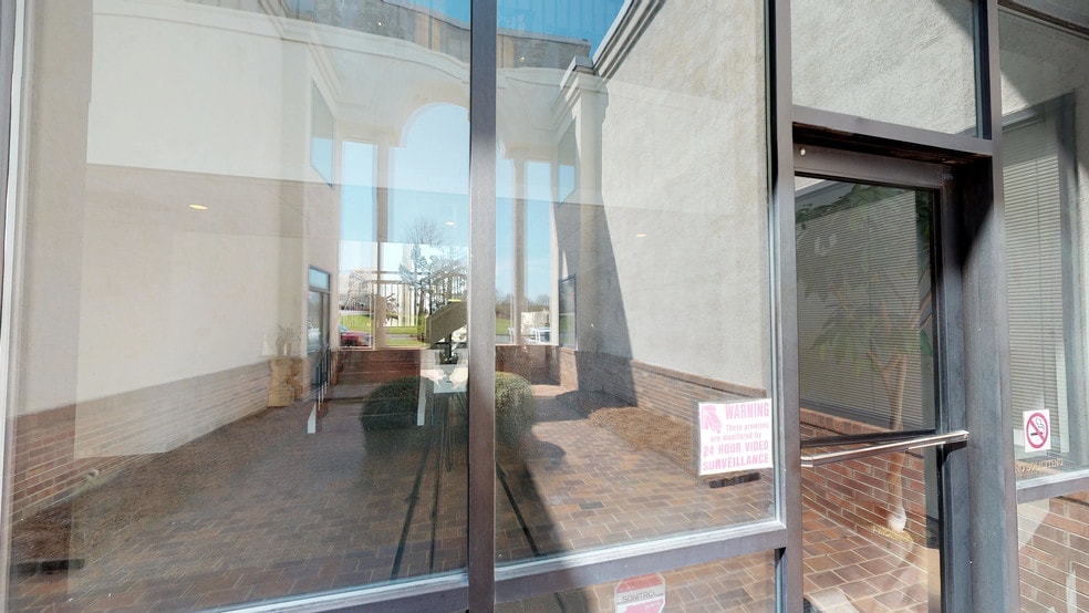 More Photos Of 2101 N Sardis Rd, Charlotte Office For Lease