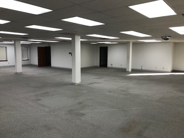 More Photos Of 13720 E 42nd Ter, Independence Office For Sale