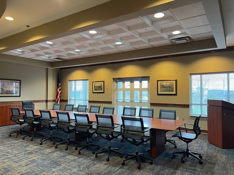 More Photos Of 6501 Kingston Pike, Knoxville Bank For Lease