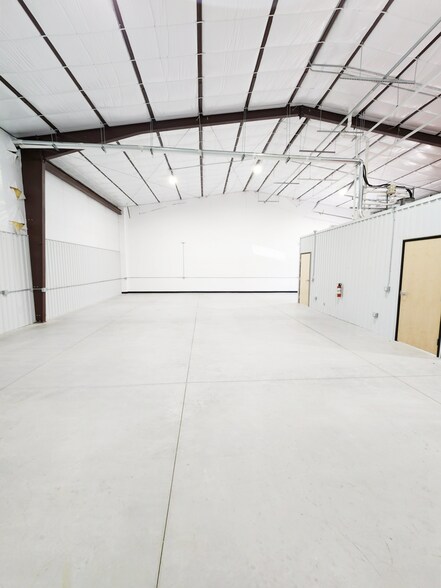 More Photos Of 5957 Chandler Rd, Hutto Unknown For Lease