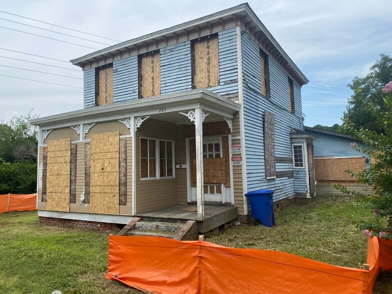 More Photos Of 203 Harpersville Rd, Newport News Office Residential For Lease
