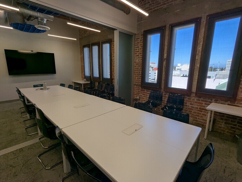 More Photos Of 106 W 4th St, Santa Ana Office For Sale