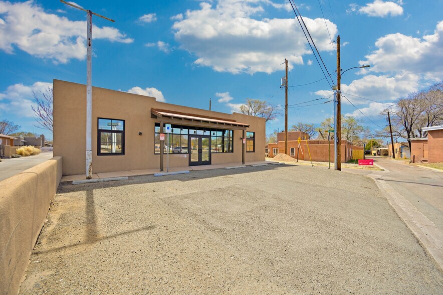 More Photos Of 504 Jose St, Santa Fe General Retail For Lease
