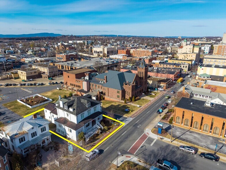 More Photos Of 301 S Main St, Harrisonburg Flex For Lease