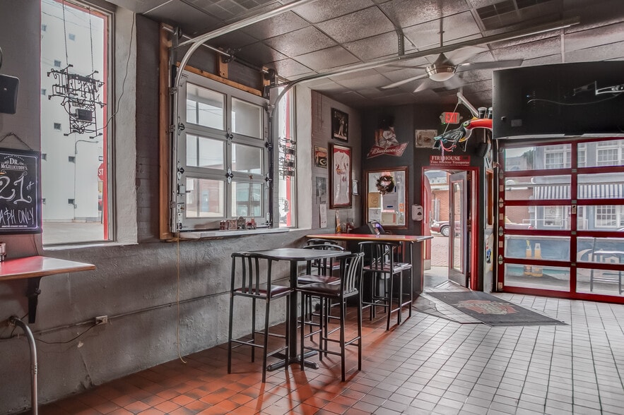 More Photos Of 314 State St, Alton Restaurant For Sale
