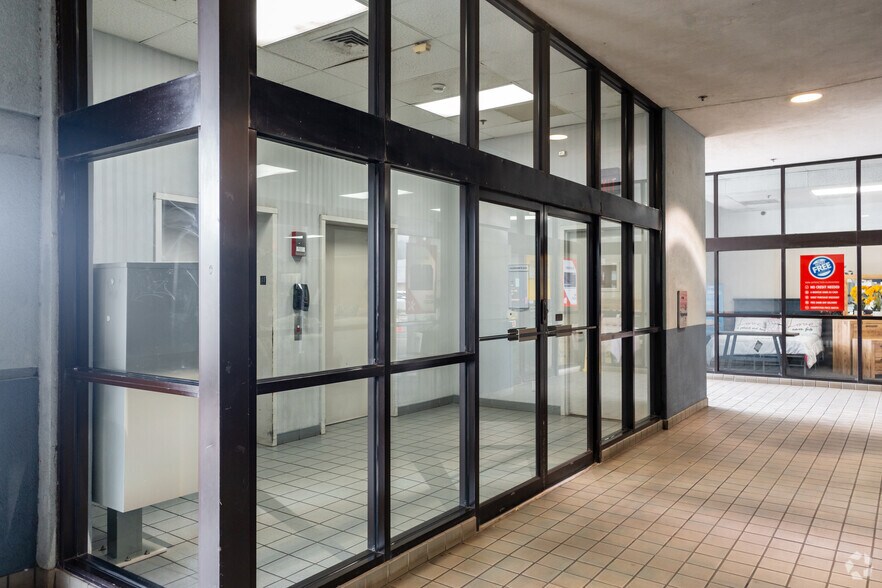 More Photos Of 1505 Dillingham Blvd, Honolulu General Retail For Lease