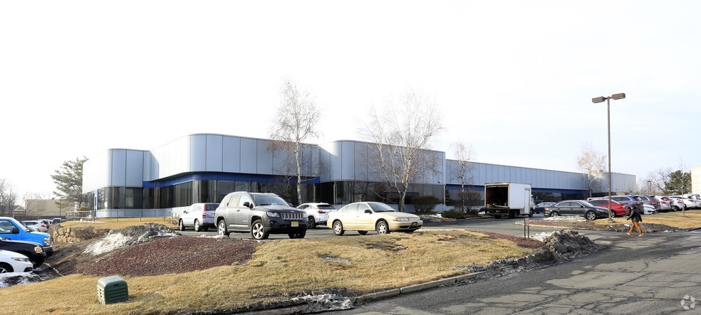 More Photos Of 200 Corporate Blvd S, Yonkers Light Manufacturing For Lease