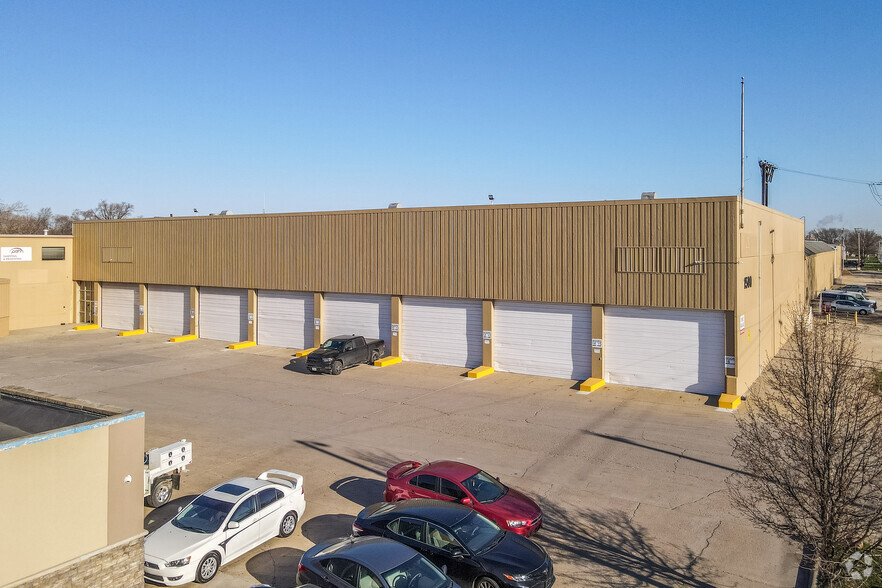 Primary Photo Of 1500 Delaware Ave, Des Moines Distribution For Sale