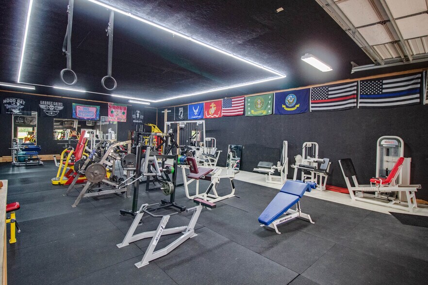 More Photos Of 405 Fulton St, White Hall Flex For Sale