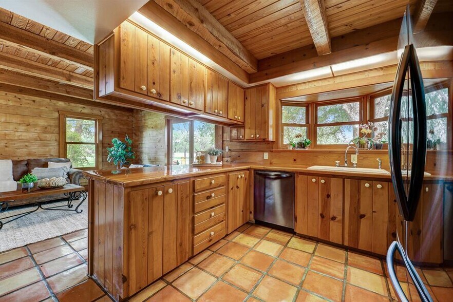 More Photos Of 700 Ledgerock Rd, Wimberley Specialty For Sale